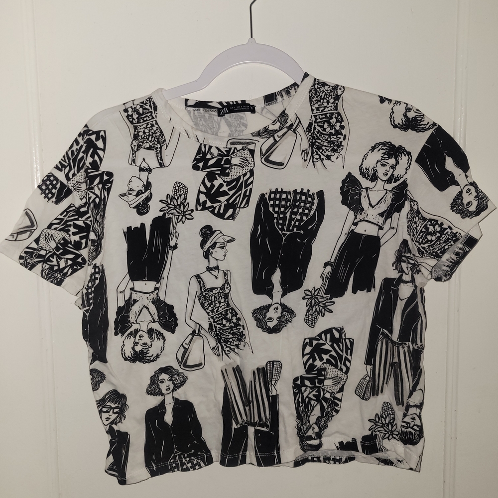 Stylish Black and White Graphic Women's T-Shirt